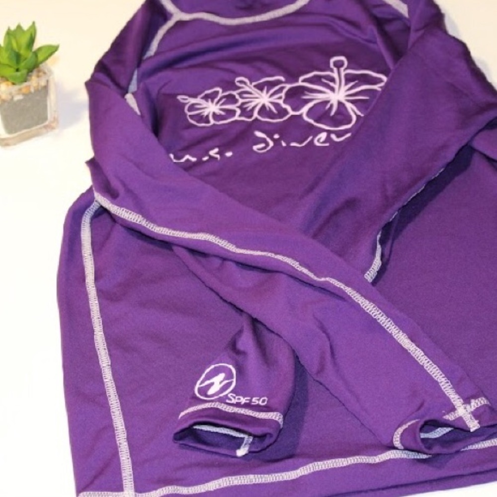SILKY rash guard